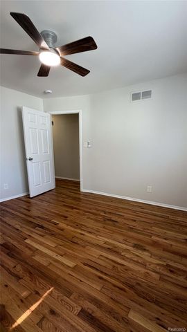 22293 Columbus Avenue, Warren, MI 48089