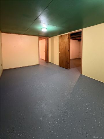 22293 Columbus Avenue, Warren, MI 48089