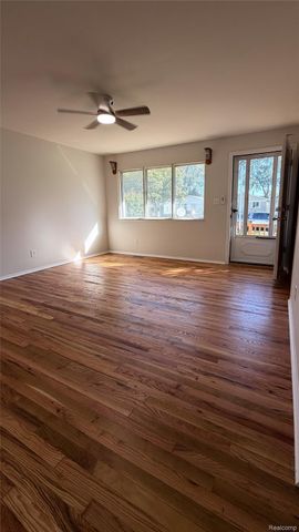 22293 Columbus Avenue, Warren, MI 48089
