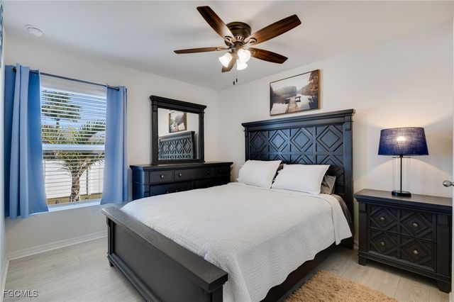 1728 S Gator CIR, Cape Coral, FL 33909