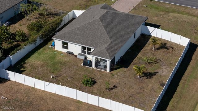 1728 S Gator CIR, Cape Coral, FL 33909