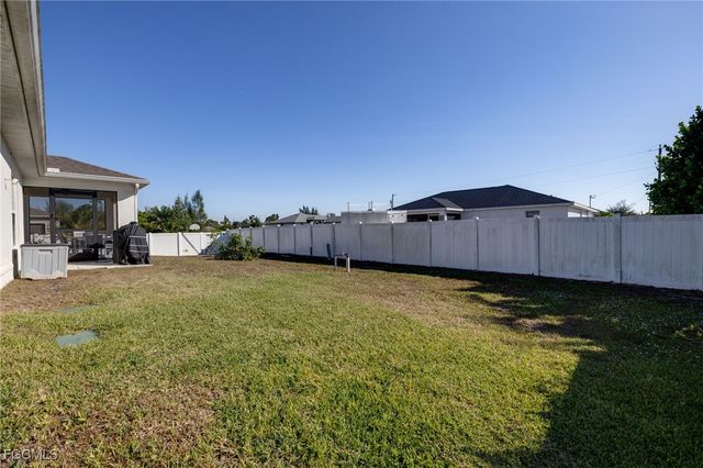 1728 S Gator CIR, Cape Coral, FL 33909