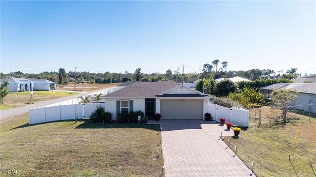 1728 S Gator CIR, Cape Coral, FL 33909