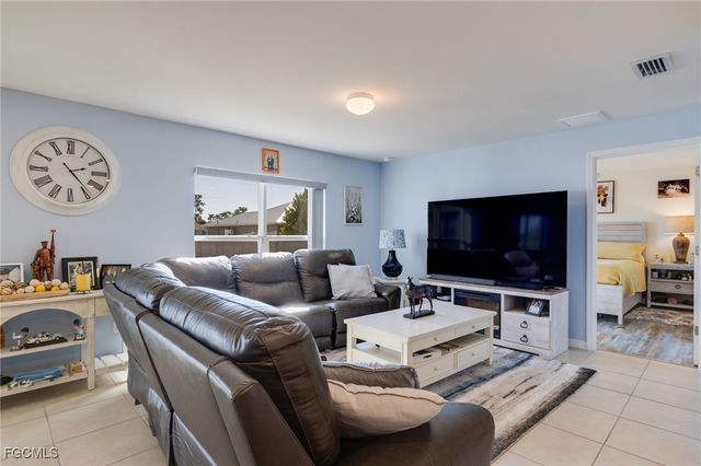 1728 S Gator CIR, Cape Coral, FL 33909