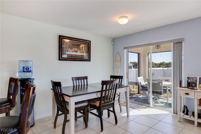 1728 S Gator CIR, Cape Coral, FL 33909