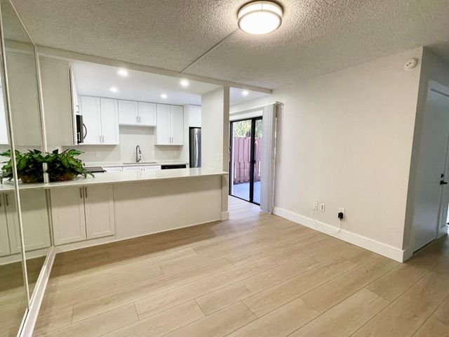 825 CENTER Street 8A, Jupiter, FL 33458