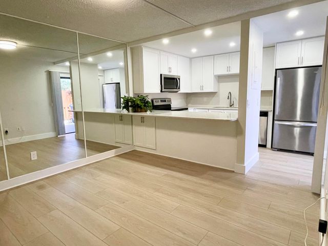 825 CENTER Street 8A, Jupiter, FL 33458