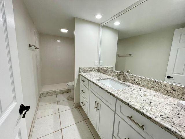 825 CENTER Street 8A, Jupiter, FL 33458