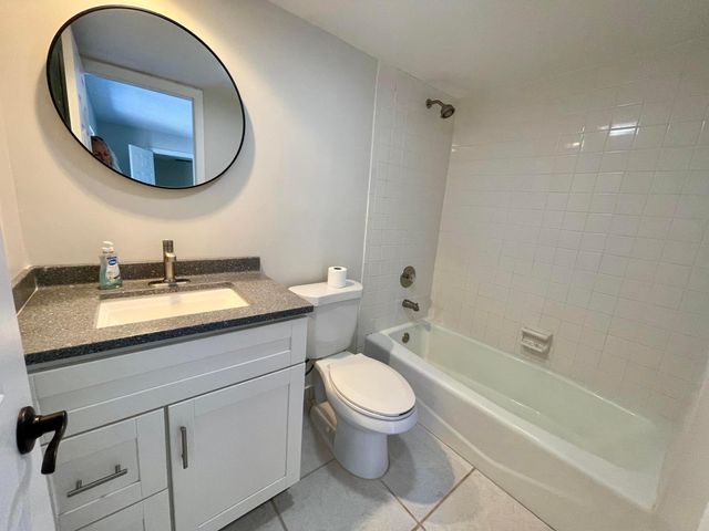 825 CENTER Street 8A, Jupiter, FL 33458
