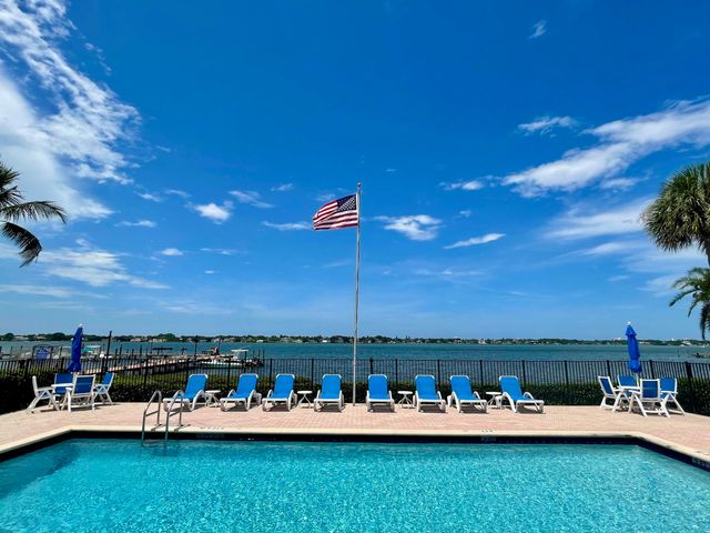 825 CENTER Street 8A, Jupiter, FL 33458