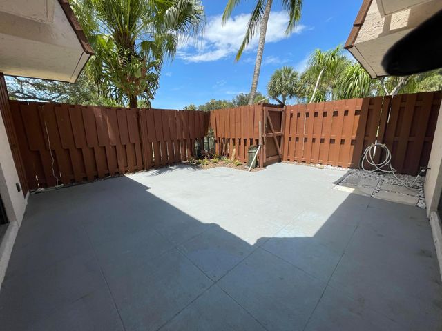 825 CENTER Street 8A, Jupiter, FL 33458