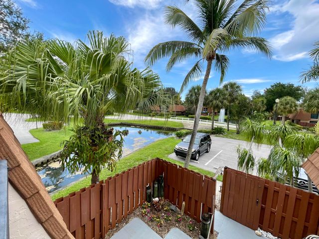 825 CENTER Street 8A, Jupiter, FL 33458