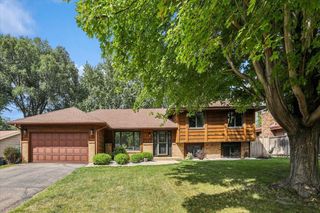 1010 E 157th Street, Burnsville, MN 55306