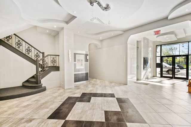 4520 N Clarendon Avenue 403, Chicago, IL 60640