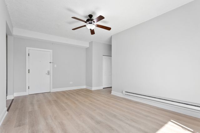 4520 N Clarendon Avenue 403, Chicago, IL 60640