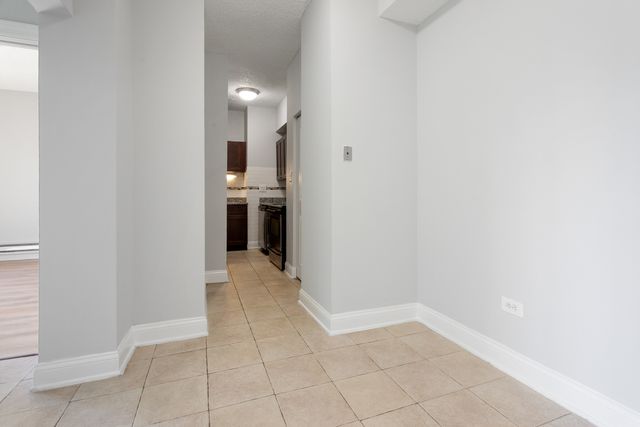 4520 N Clarendon Avenue 403, Chicago, IL 60640