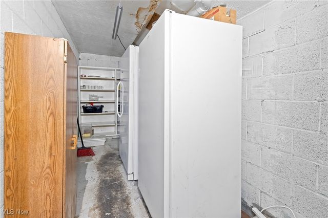 1494 Waterloo Road, Barberton, OH 44203