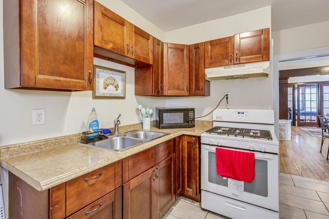 269 Oxford Street N, Saint Paul, MN 55104