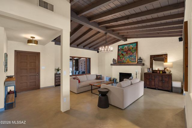 2845 E Camino A Los Vientos, Tucson, AZ 85718