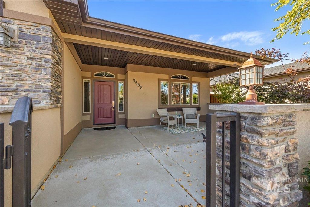 9683 W Wildbranch Dr, Star, ID 83669 photo 4