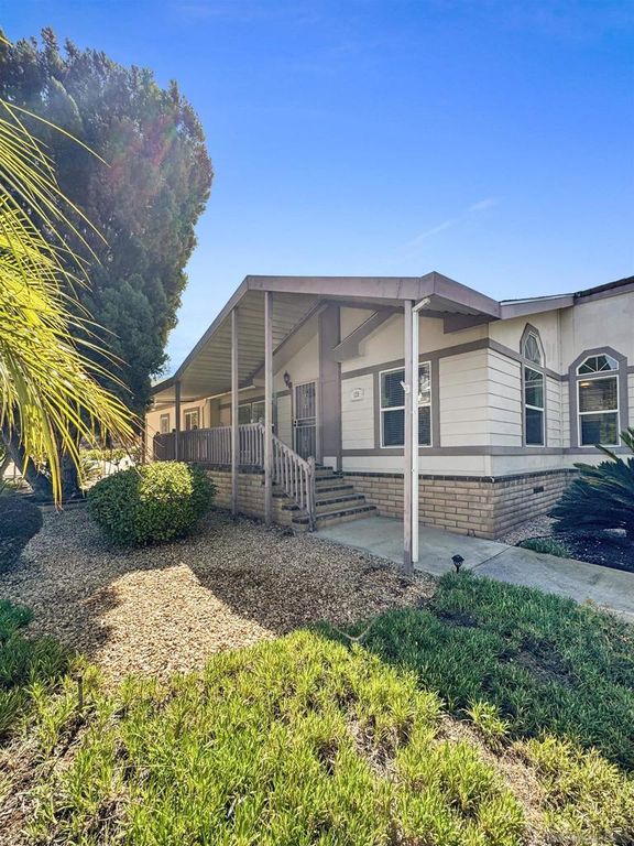 8975 Lawrence Welk Dr 135, Escondido, CA 92026 — photo 2