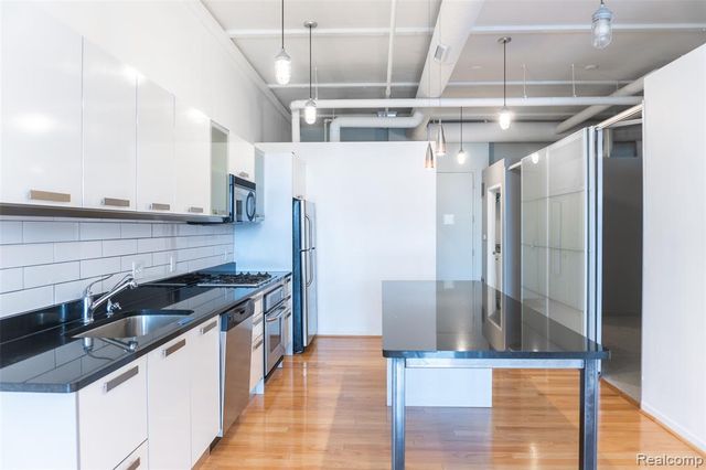 100 N Center Street 206, Royal Oak, MI 48067