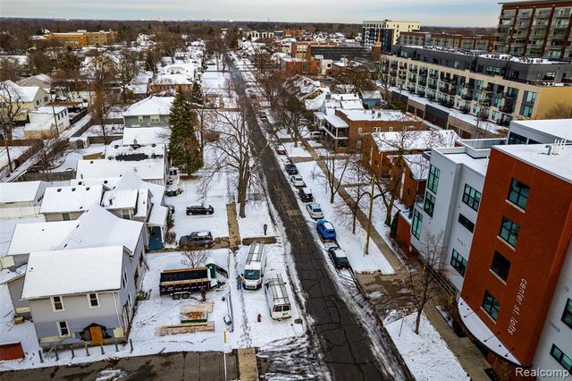 100 N Center Street 206, Royal Oak, MI 48067