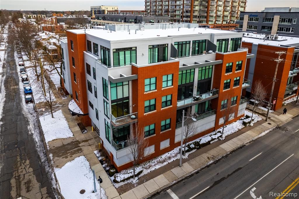 100 N Center Street 206, Royal Oak, MI 48067