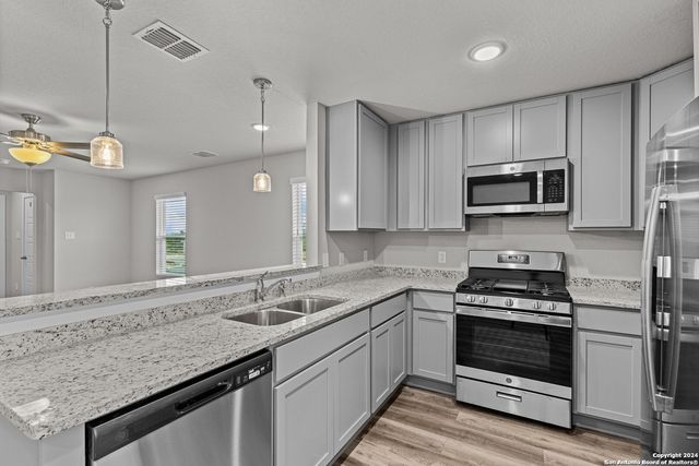 176 Bonnie Bend, San Antonio, TX 78253