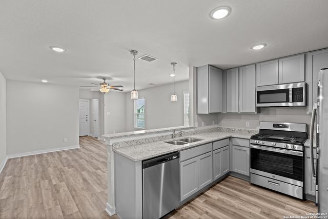 176 Bonnie Bend, San Antonio, TX 78253