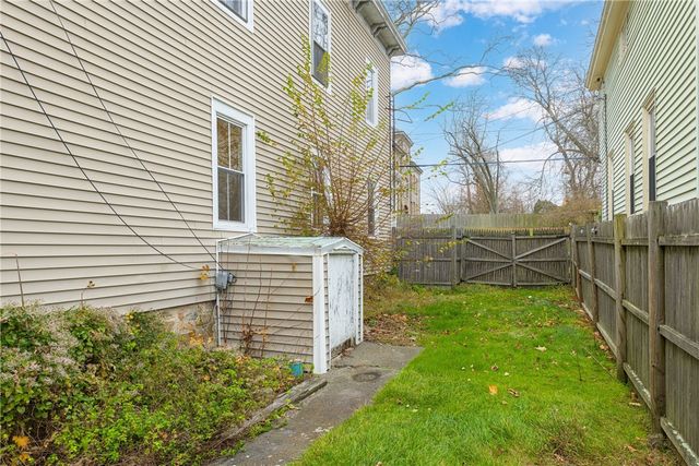 427 Spring Street 1, Newport, RI 02840