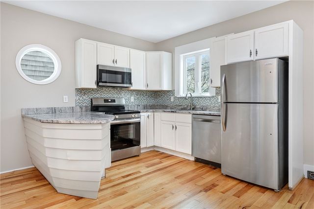 427 Spring Street 1, Newport, RI 02840