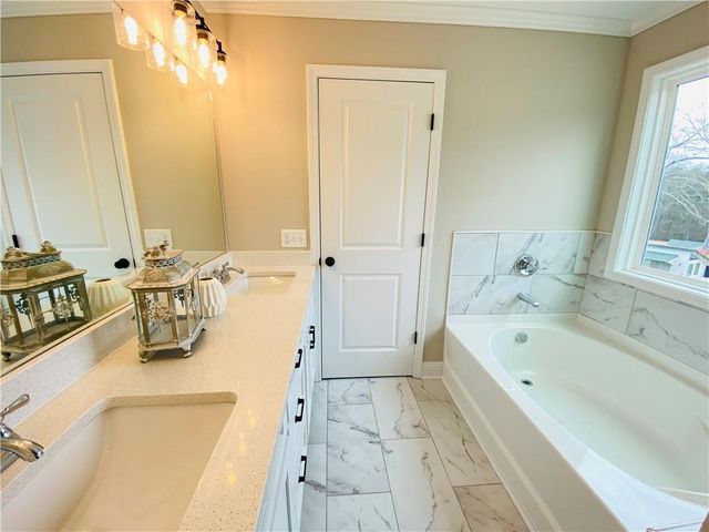 6960 Diana Circle, Gainesville, GA 30506