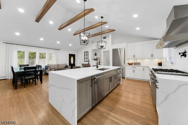 73 Seminole Ave, Wayne Twp., NJ 07470