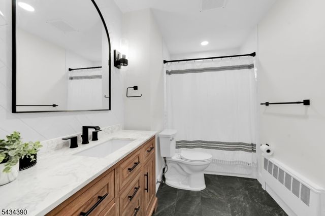 73 Seminole Ave, Wayne Twp., NJ 07470