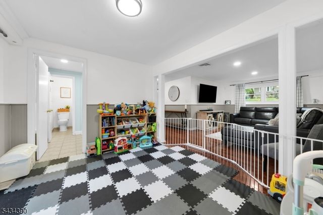 73 Seminole Ave, Wayne Twp., NJ 07470