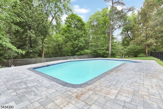 73 Seminole Ave, Wayne Twp., NJ 07470
