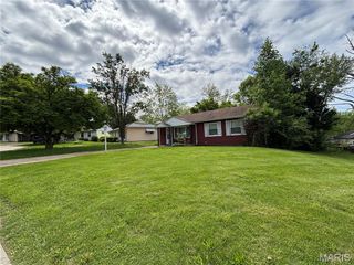 1708 Dellwood Court, St Louis, MO 63136