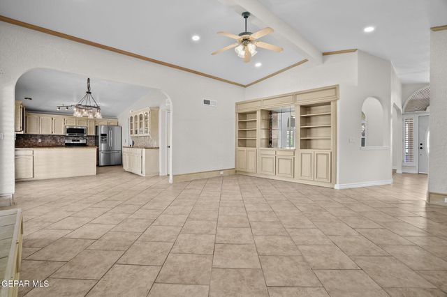 6641 GRAND RIDGE Drive, El Paso, TX 79912