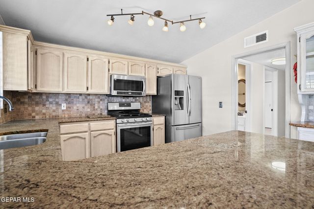 6641 GRAND RIDGE Drive, El Paso, TX 79912