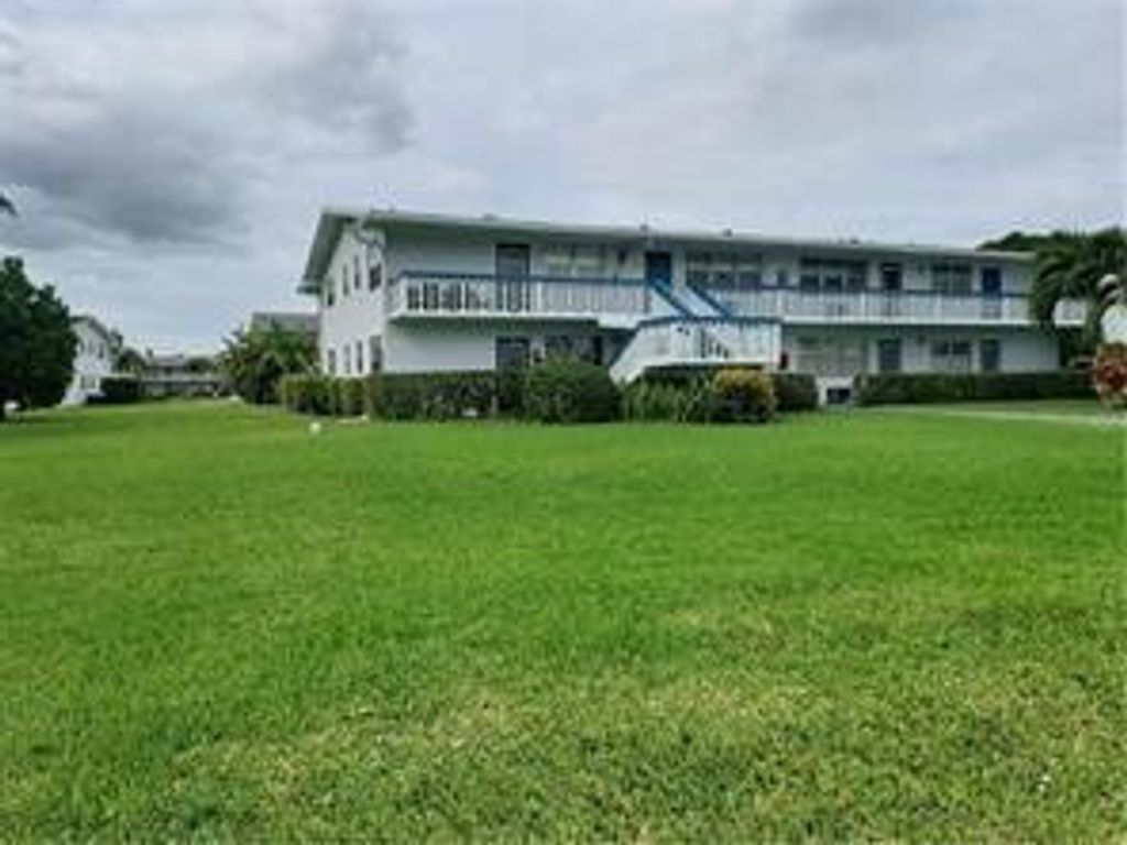 36 Farnham B 36, Deerfield Beach, FL 33442