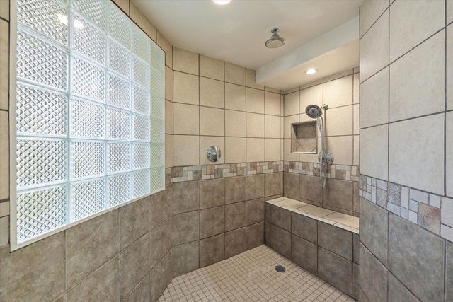 5320 W Woodview Ct, Spokane, WA 99208