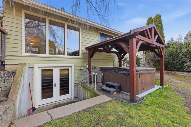 5320 W Woodview Ct, Spokane, WA 99208