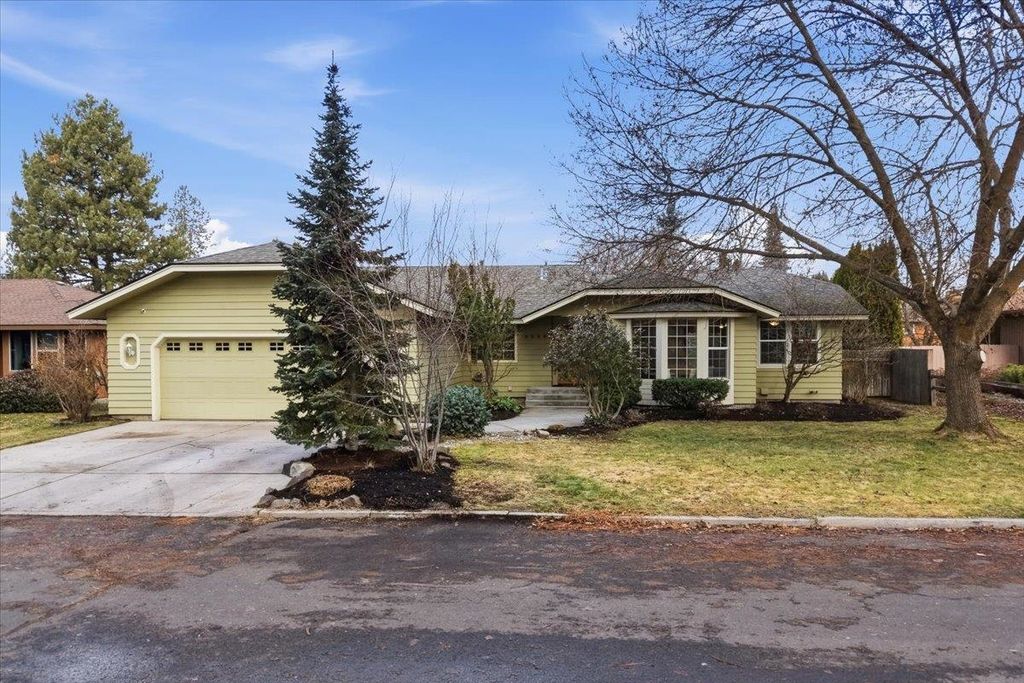 5320 W Woodview Ct, Spokane, WA 99208