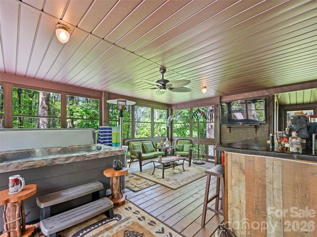 2863 Heath Peak Road, Waynesville, NC 28785