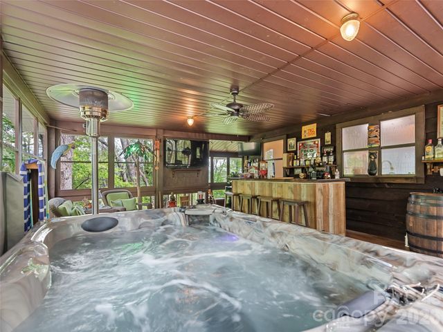 2863 Heath Peak Road, Waynesville, NC 28785