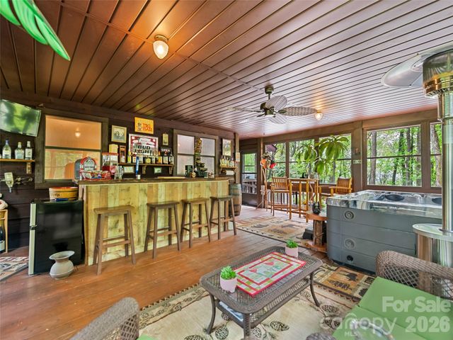 2863 Heath Peak Road, Waynesville, NC 28785