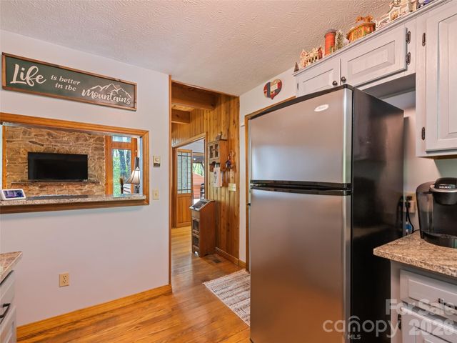 2863 Heath Peak Road, Waynesville, NC 28785