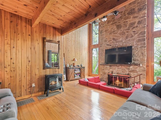 2863 Heath Peak Road, Waynesville, NC 28785