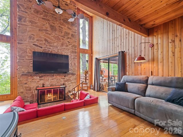 2863 Heath Peak Road, Waynesville, NC 28785